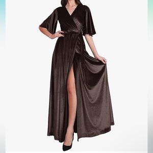 EVERYTHING MUST GO ✨ VELVET BROWN MAXI DRESS 🌼
